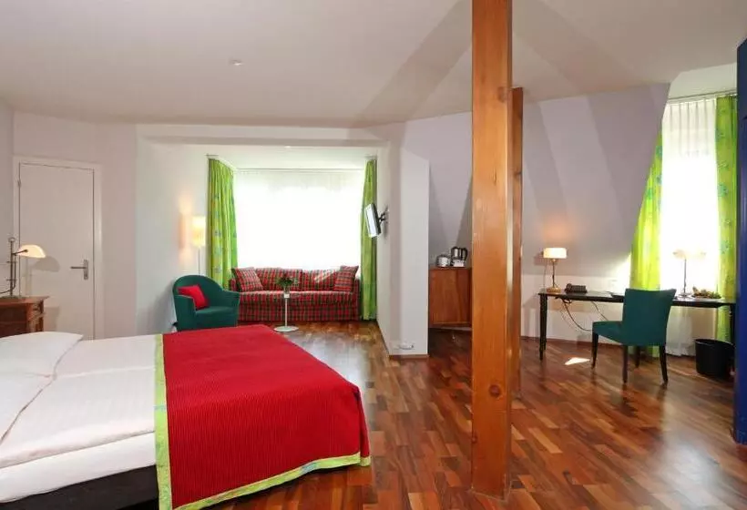 سوییت جونیور, Waldstätterhof Swiss Quality