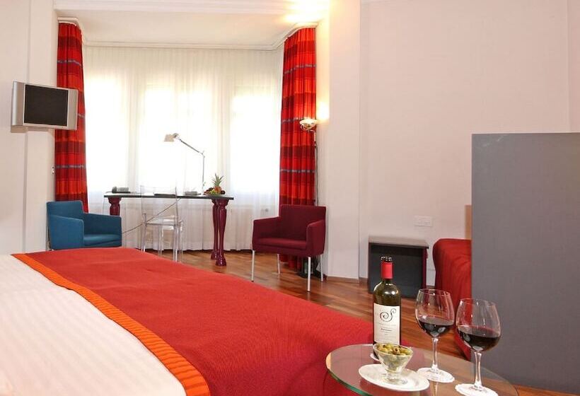 スタンダードトリプルルーム, Waldstätterhof Swiss Quality