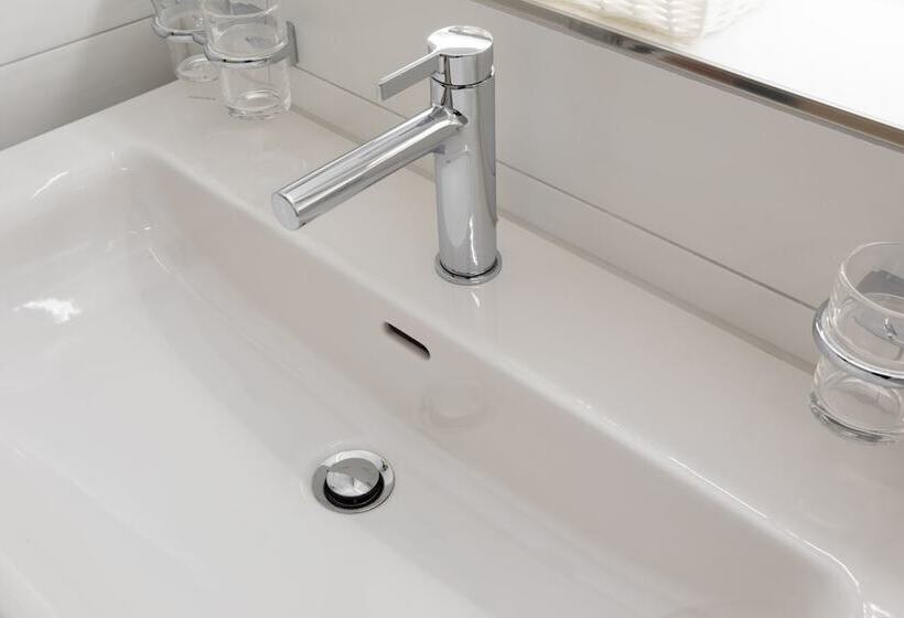 غرفة قياسية, Wysses Rössli Swiss Quality