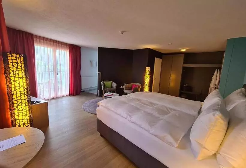 Superior room with lake view, Seehotel Wilerbad Spa & Seminar