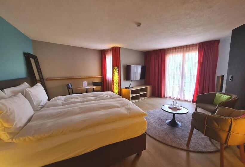 Superior room with lake view, Seehotel Wilerbad Spa & Seminar