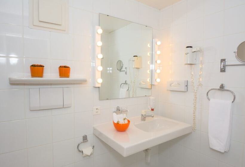 舒适三人间, Seehotel Wilerbad Spa & Seminar