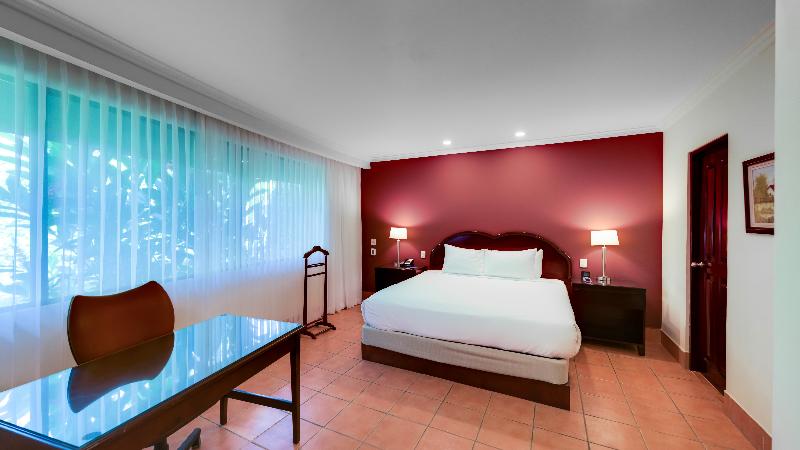 带大床的行政房间, DoubleTree by Hilton Hotel Cariari San Jose - Costa Rica
