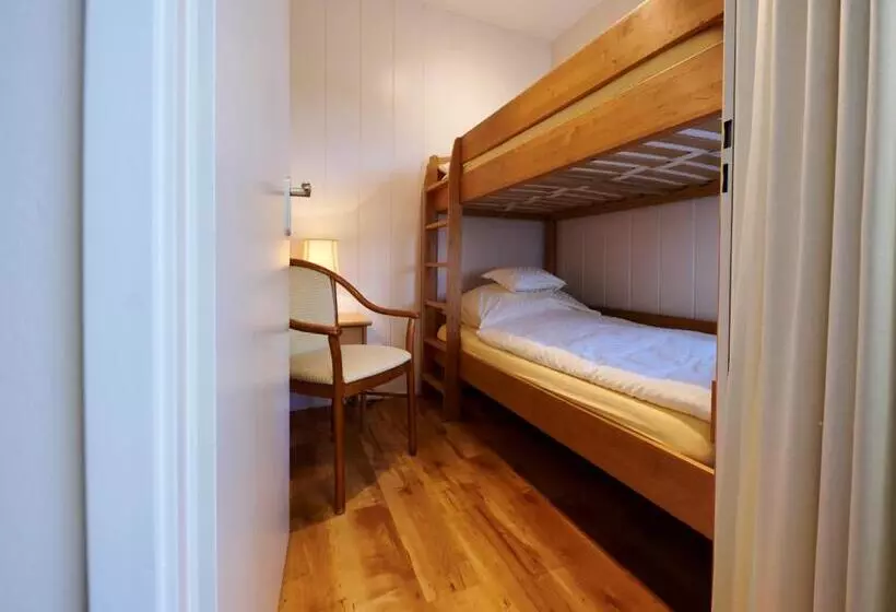 اتاق خانوادگی, Badhotel Sternhagen