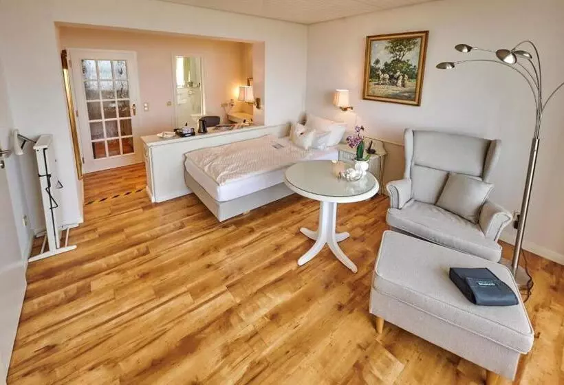 اتاق استاندارد یک نفره با چشمانداز دریا, Badhotel Sternhagen