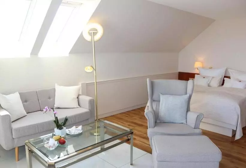 سوییت جونیور با چشمانداز دریا, Badhotel Sternhagen