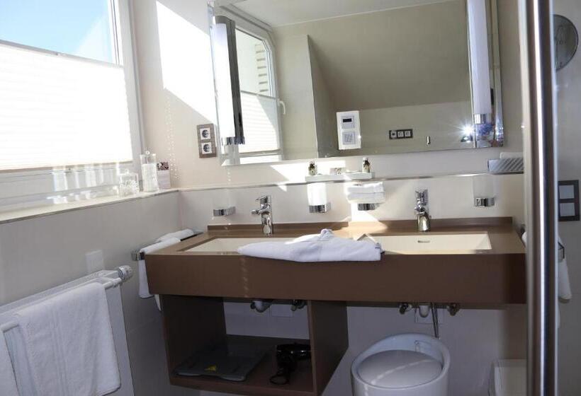 سوییت جونیور با چشم‌انداز دریا, Badhotel Sternhagen