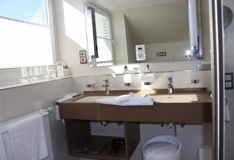 سوییت جونیور با چشمانداز دریا, Badhotel Sternhagen