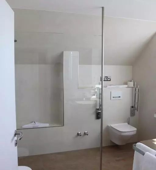 سوییت جونیور با چشمانداز دریا, Badhotel Sternhagen