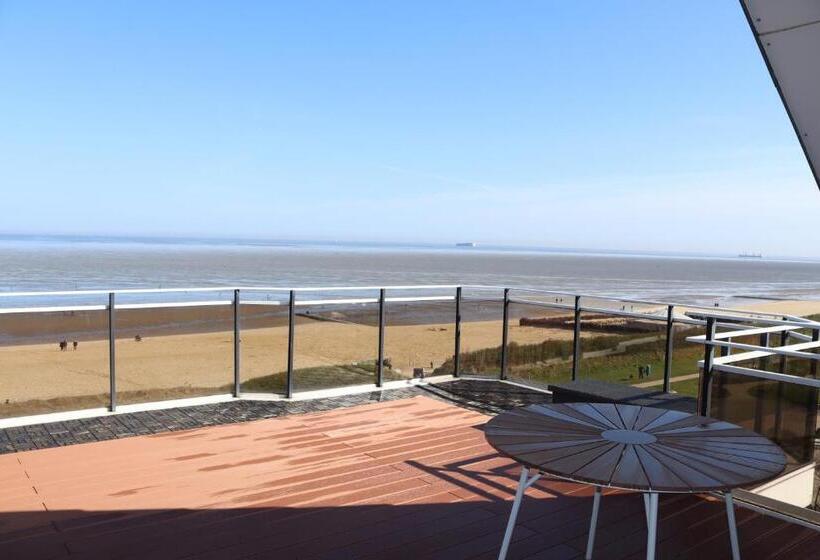 سوییت جونیور با چشم‌انداز دریا, Badhotel Sternhagen