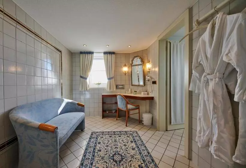 سوییت با چشمانداز دریا, Badhotel Sternhagen