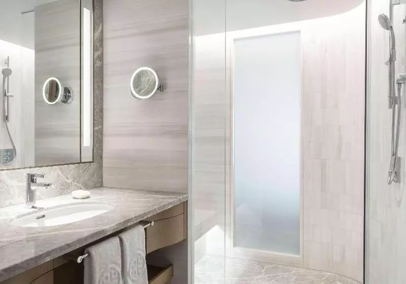 اتاق لوکس با تخت بزرگ, China World Hotel, Beijing