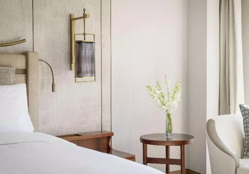 اتاق لوکس با تخت بزرگ, China World Hotel, Beijing