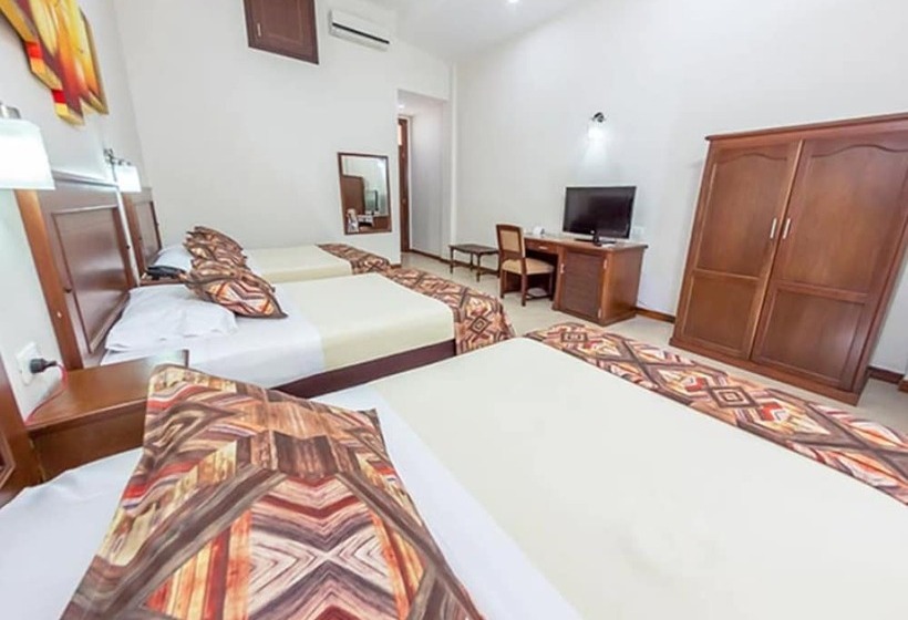 חדר סטנדרט לשלושה, Guadalajara