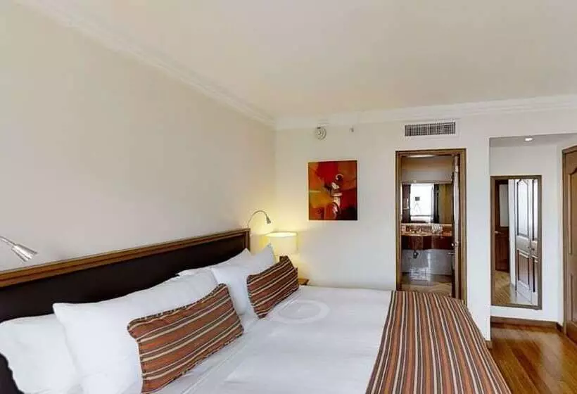 سوییت جونیور, Intercontinental Cali, An Ihg