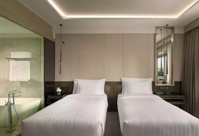 Deluxe room with river view, Kempinski Hotel Beijing Yansha Center