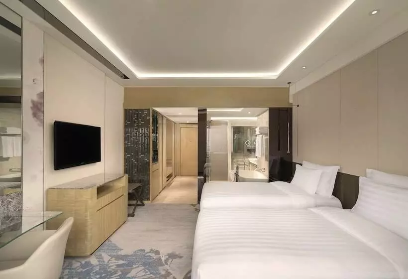 Deluxe room with river view, Kempinski Hotel Beijing Yansha Center