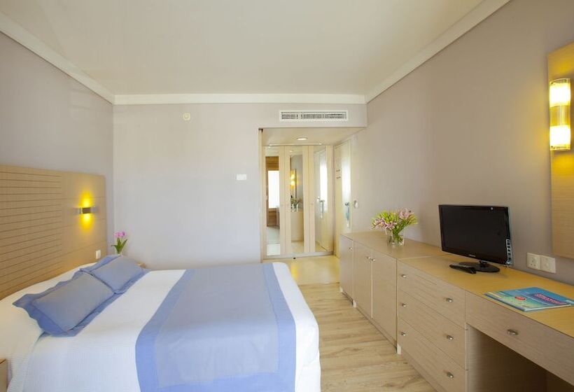 Quarto Estandar Vista Mar Lateral, Louis Ledra Beach