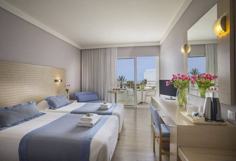 Quarto Estandar Vista Mar Lateral, Louis Ledra Beach
