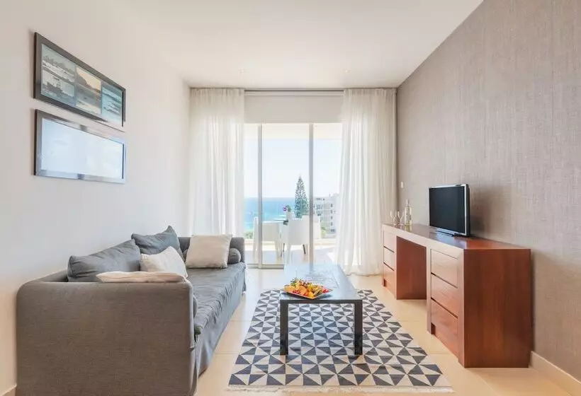 اتاق استاندارد با چشم‌انداز دریا, Napa Mermaid Hotel & Suites