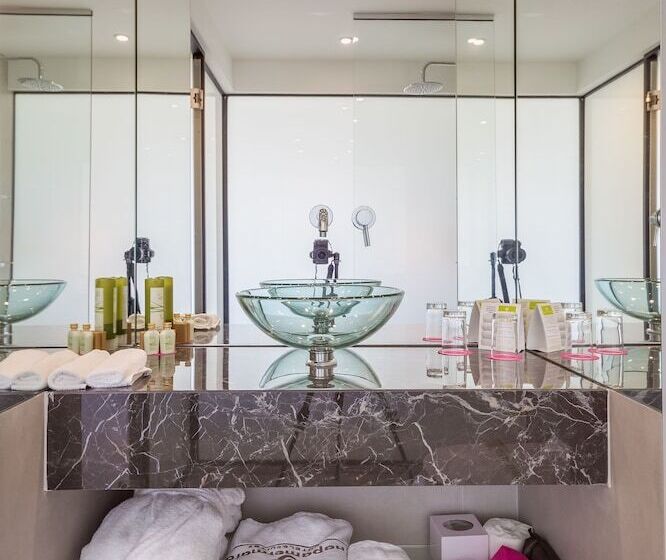 サイドオーシャンビュースタンダードルーム, Napa Mermaid Hotel & Suites