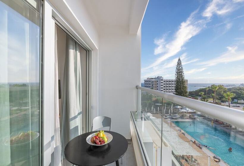 サイドオーシャンビュースタンダードルーム, Napa Mermaid Hotel & Suites