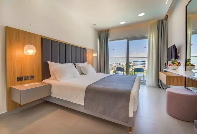 اتاق اساندارد با چشم‌انداز جانبی به دریا, Napa Mermaid Hotel & Suites