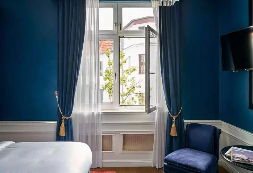 Basis Zimmer, Provocateur Berlin, A Member Of Design Hotels