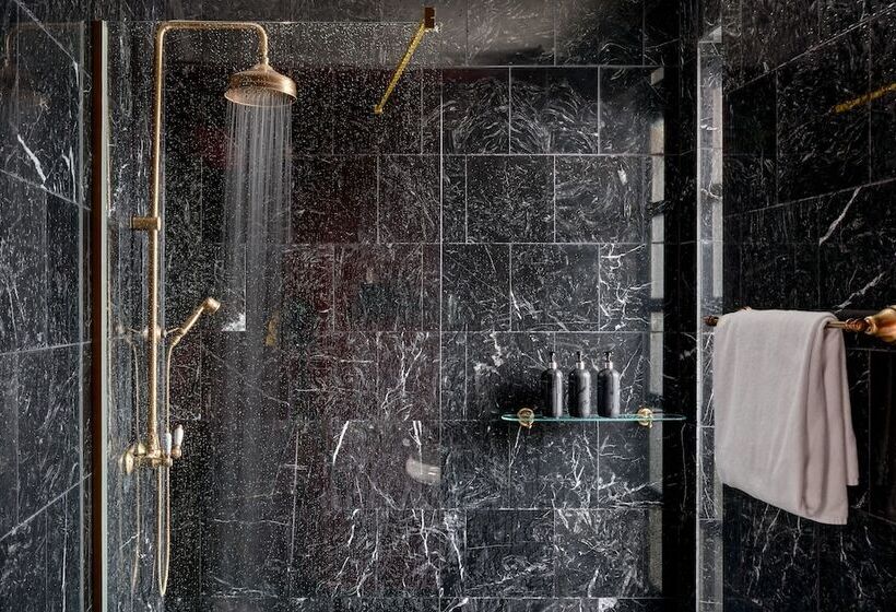 Suite with Terrace, Provocateur Berlin, A Member Of Design Hotels