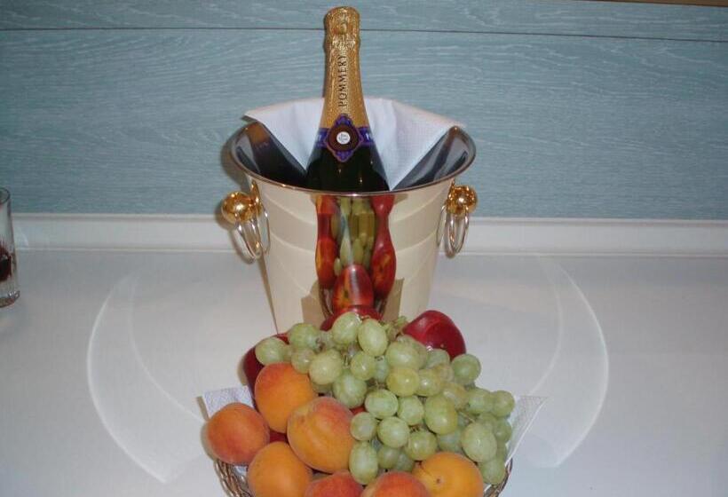 四人标准间, Steens