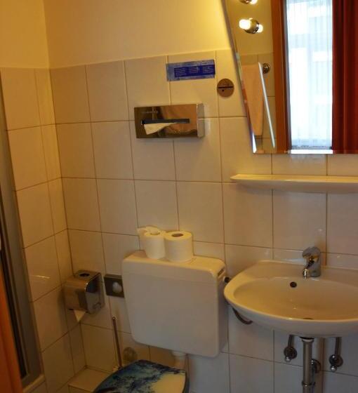 四人标准间, Steens