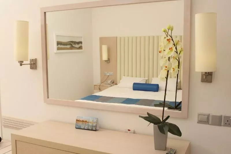 اتاق اساندارد با چشم‌انداز جانبی به دریا, Vrissiana Boutique Beach