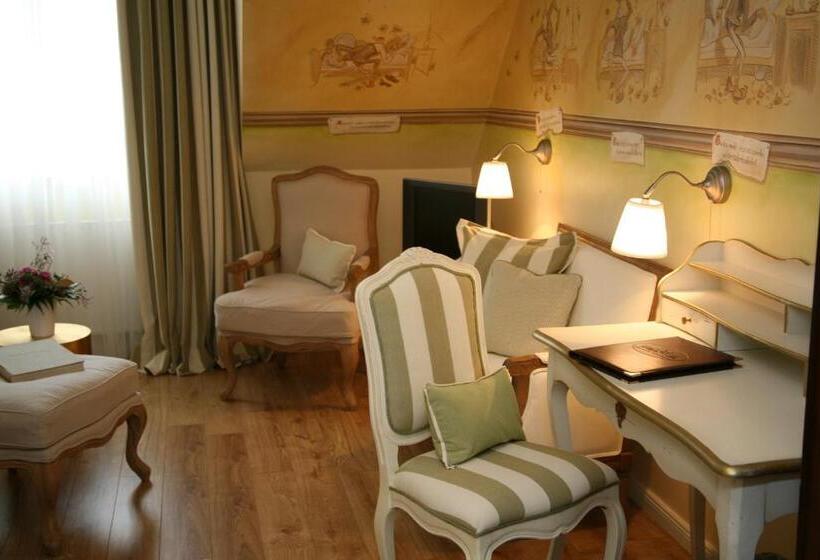 اتاق استاندارد تم دار, Wilhelm Busch