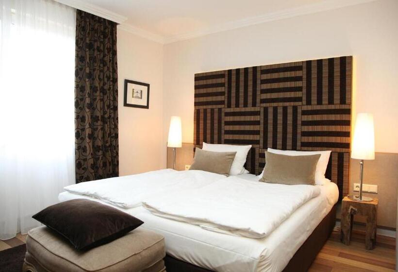 اتاق استاندارد با تخت دوبل, Wilhelm Busch