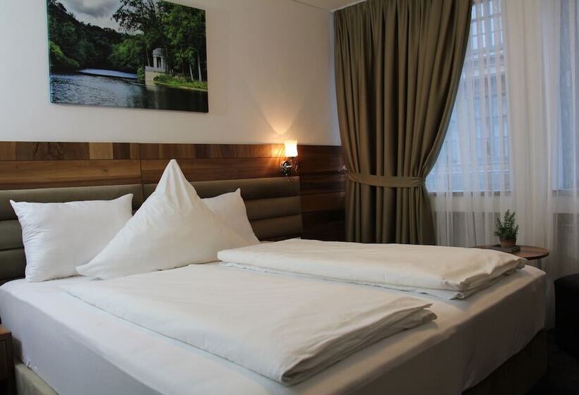 غرفة قياسية, Bayrischer Hof