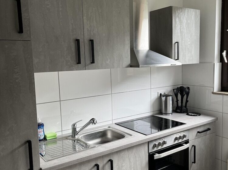 جناح ديلوكس, Bayrischer Hof