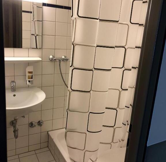 غرفة قياسية فردية, Bayrischer Hof