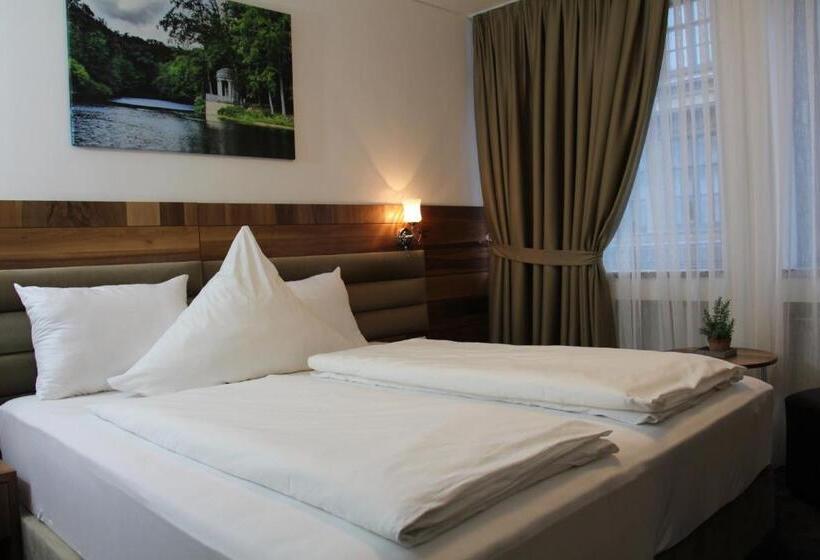 غرفة قياسية, Bayrischer Hof