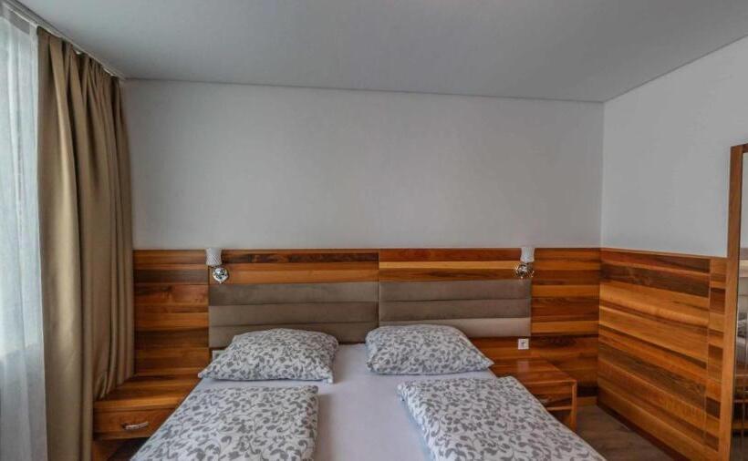 غرفة قياسية, Bayrischer Hof