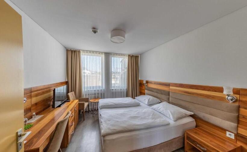 غرفة قياسية, Bayrischer Hof