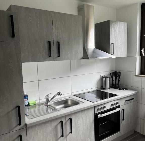 جناح ديلوكس, Bayrischer Hof