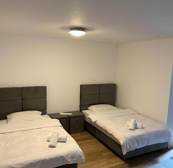 جناح ديلوكس, Bayrischer Hof