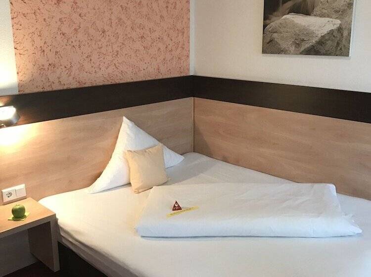 غرفة قياسية فردية, Cascade Superior