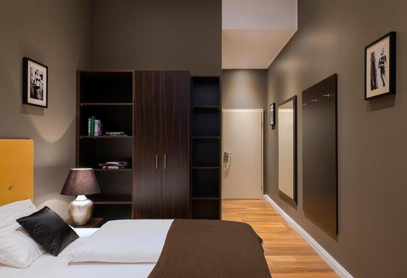 Номер Стандарт, Dusseldorf Mitte