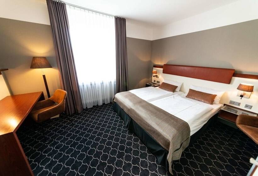 اتاق سوپریور, Kaiserhof