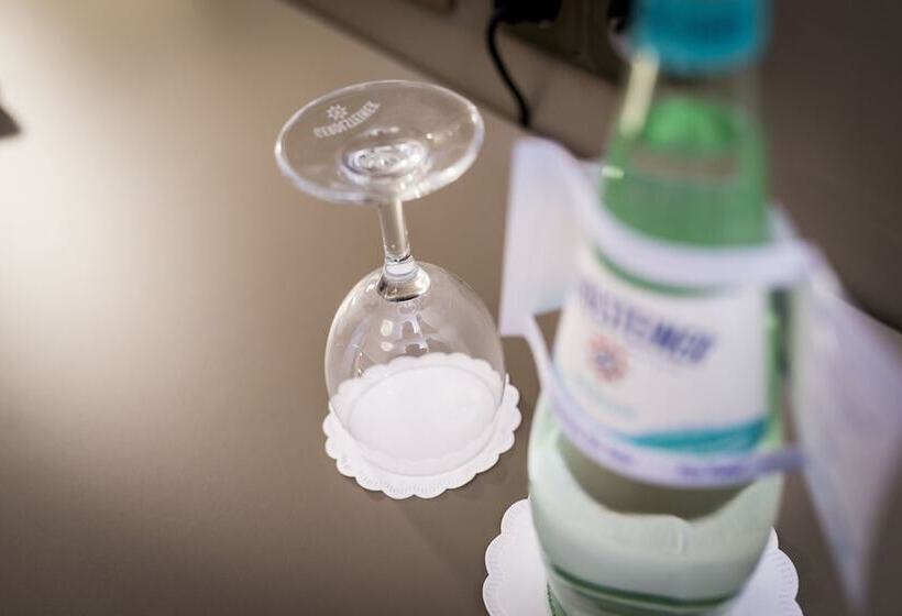 اتاق استاندارد یک نفره, Kaiserhof