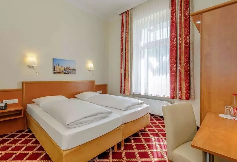 Classic-huone, Mercure Hotel Luebeck City Center