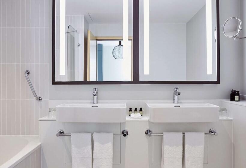 غرفة ديلوكس, Mondial Am Dom Cologne  Mgallery