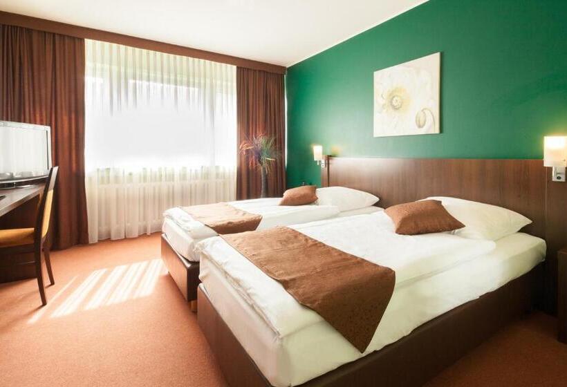 스탠다드 트리플 룸, Mondial