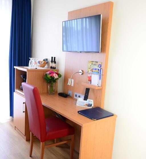 スタンダードルーム, National Dusseldorf